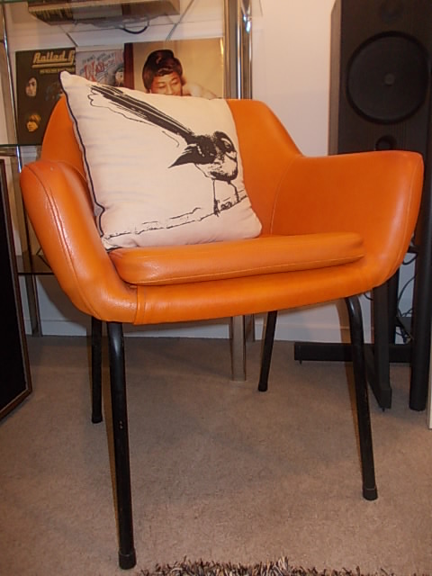 Vinyl Hobnob Chair