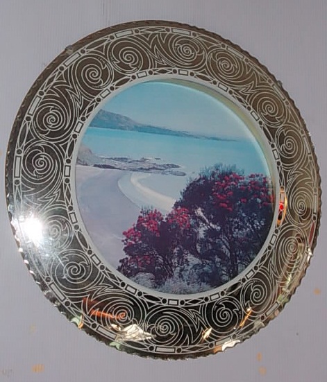 Convex Picture Mirror, Pohutukawa