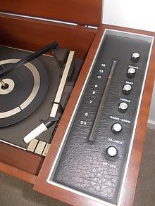 Phillips AM Radio and Record Player